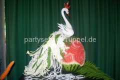 Carving: essbare Tischdekoration aus Obst und Gemüse